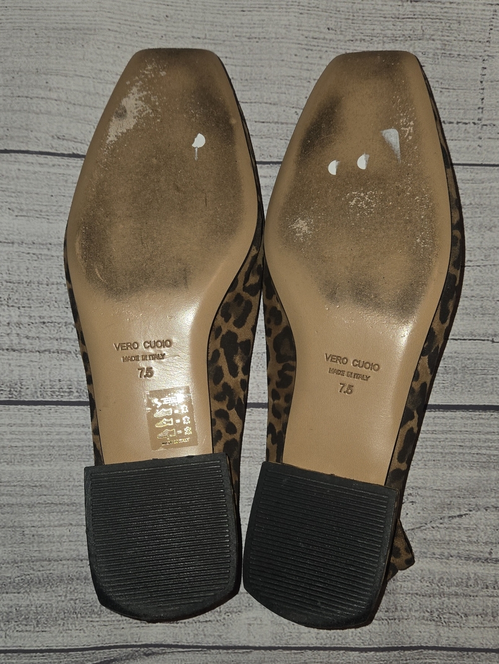 Bruno Magli Porscha Loafers Leopard Suede Size 7.5 - Picture 8 of 9